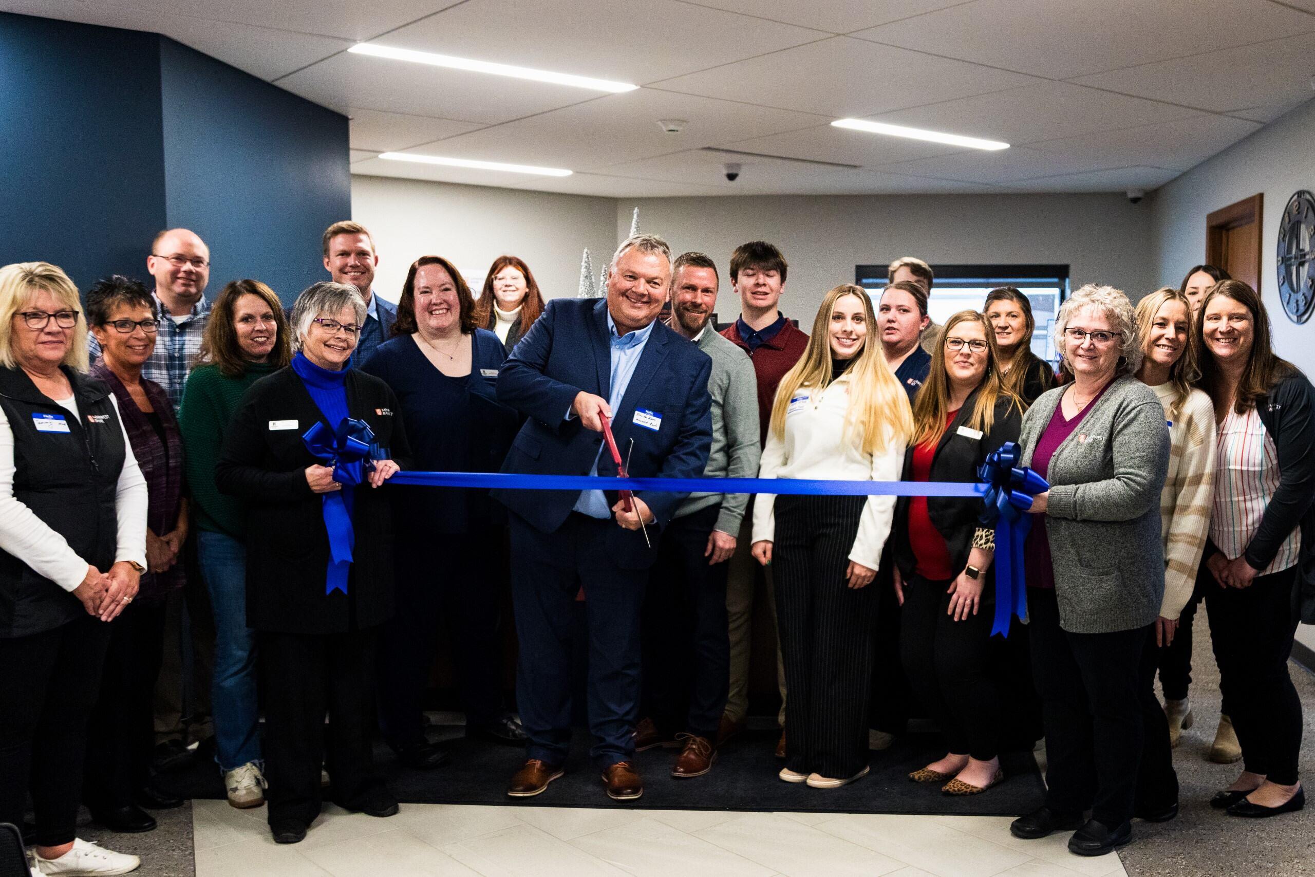 Minnwest Bank celebrates grand opening of newly renovated branch in Montevideo